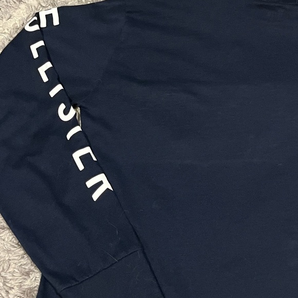 Teens - Hollister Top -MINT condition! Worn 1x Perfect for teens in school:) - Picture 7 of 10